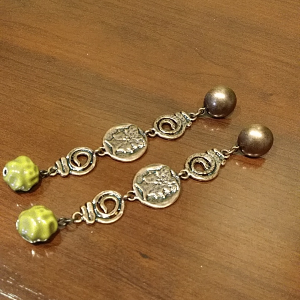 Vintage bronze chartreuse dangling earrings
